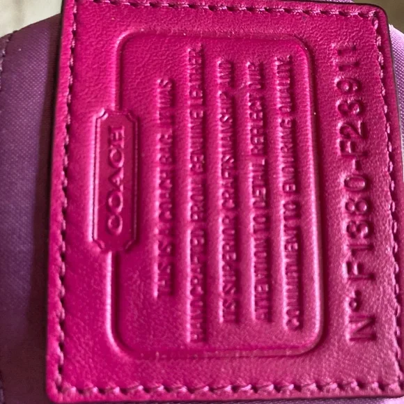 Coach Daisy Spectator Purse. - Picture 5 of 6